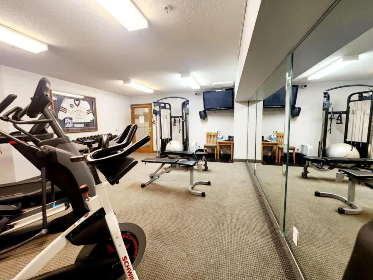 W118 New! Central Canmore- Light Industrial Hotel Room Dış mekan fotoğraf